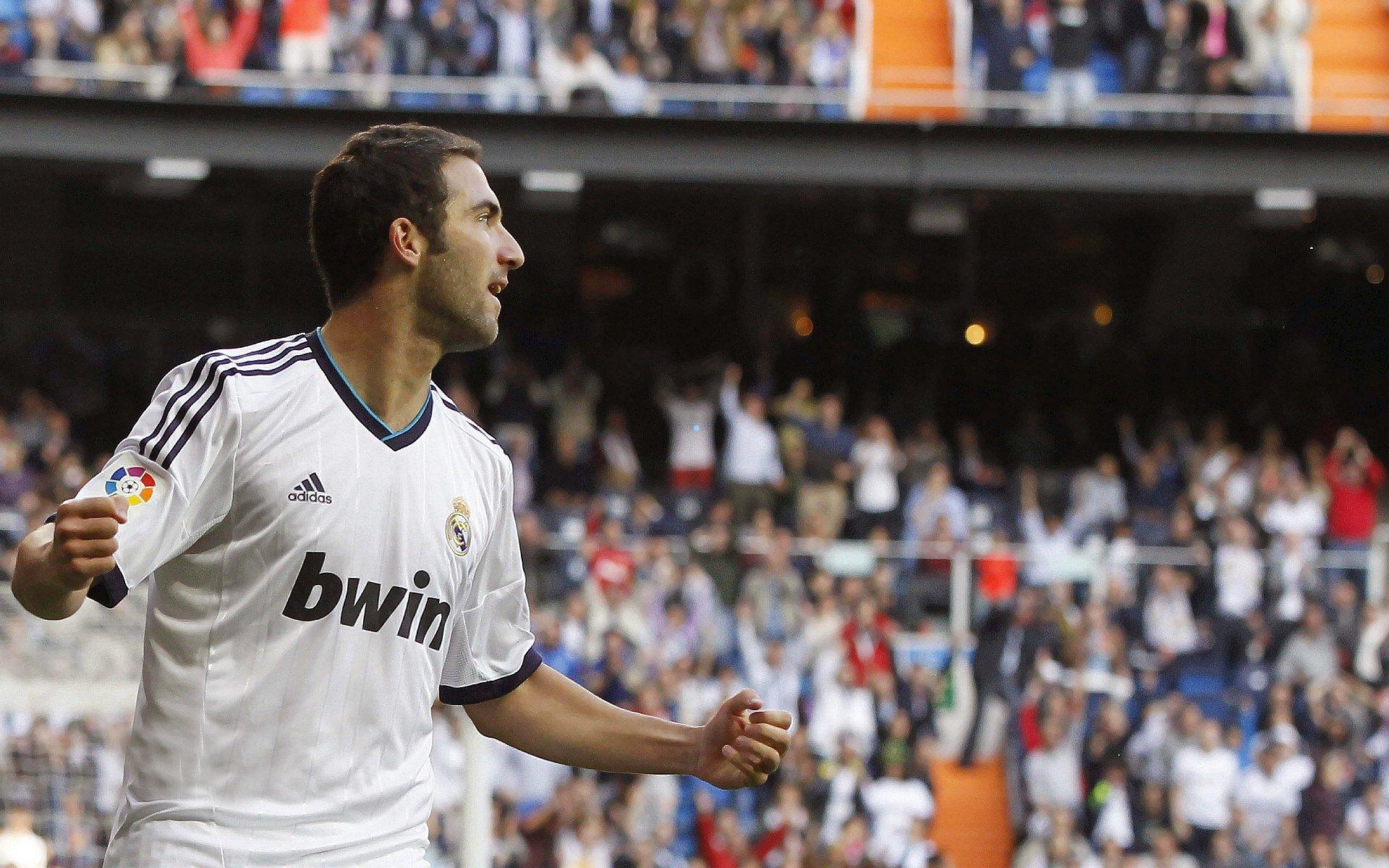 【中国竞彩网】大连英博冬训首练，新援刘伟国李昂加盟，铁人新星亮相助力吕焯毅替补升级